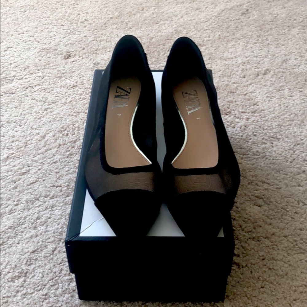 ZARA BLACK Mesh/suede flats.